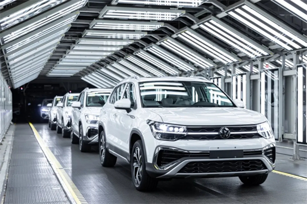 品牌丨合資品牌銷冠續(xù)寫傳奇:上汽大眾以"油電并進(jìn)"迎戰(zhàn)2025