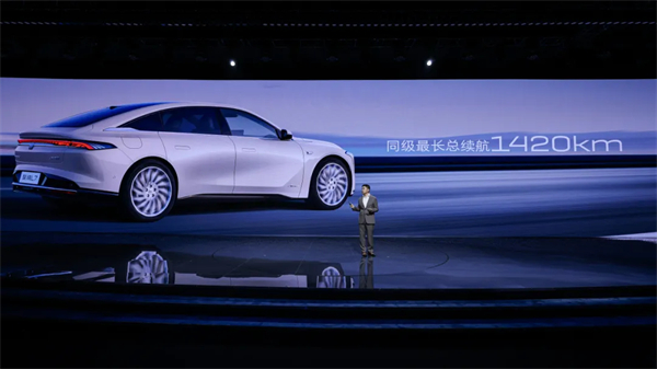 16.99萬起的別克至境L7,B級車的局,還得別克來破!