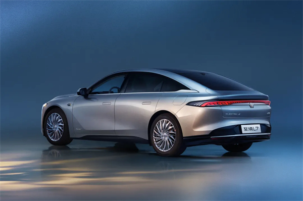 16.99萬起的別克至境L7,B級車的局,還得別克來破!