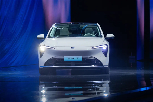 16.99萬起的別克至境L7,B級車的局,還得別克來破!