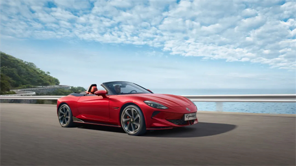 “上汽+華為”:以合作之名,定義“能力共創