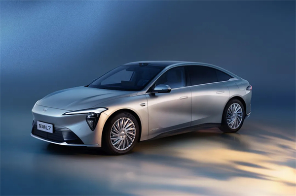 上半年零售銷(xiāo)量奪冠,飽和式進(jìn)攻箭在弦上:上汽勢(shì)如破竹