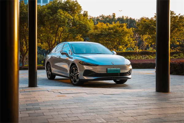 上半年零售銷(xiāo)量奪冠,飽和式進(jìn)攻箭在弦上:上汽勢(shì)如破竹