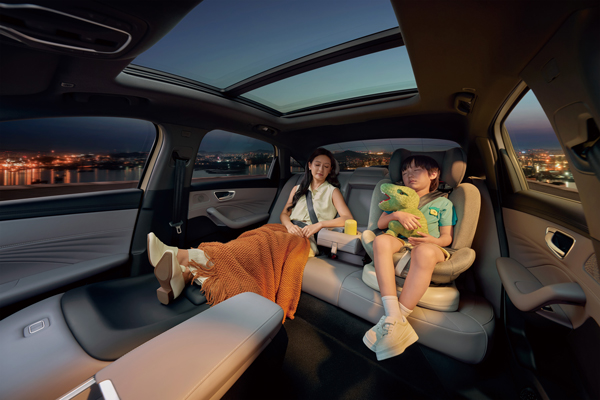 榮威M7 DMH重磅上市，限時美好價8.58萬元起享新能源時代家轎王