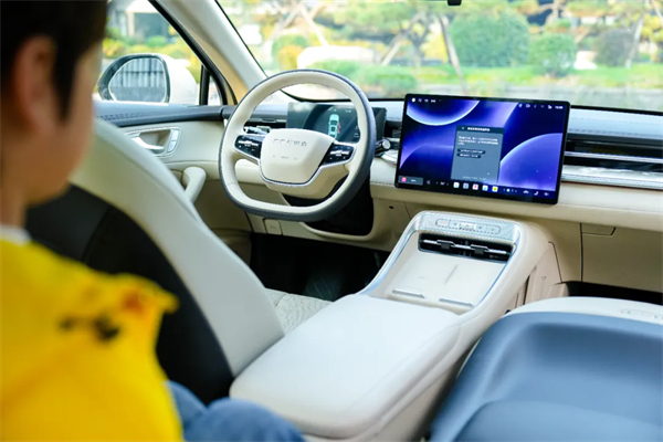 智能座艙的“終極答案”?榮威搭載豆包,讓所有車機(jī)一夜過時(shí)